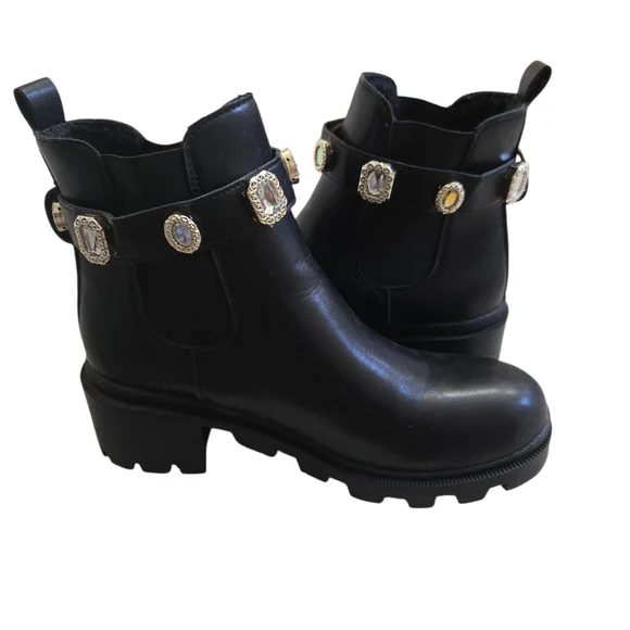 Elegant Black Women's Boots - Picture 5 of 5